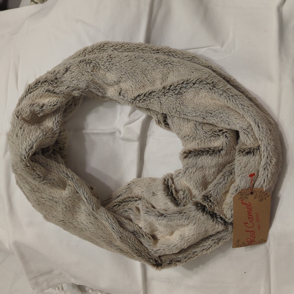 NWT Red Camel Taupe Faux Fur Eternity Scarf